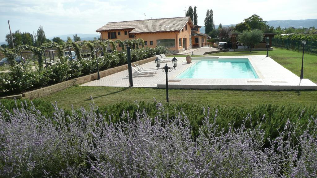 Il Fienile Di Assisi Βίλα Εξωτερικό φωτογραφία